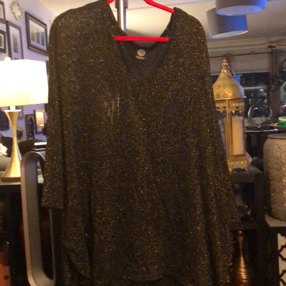 Bobeau black with gold flecks top